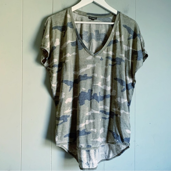 EXPRESS Camo Vneck Cap Sleeve HiLo Knit Tunic Top - Picture 2 of 5